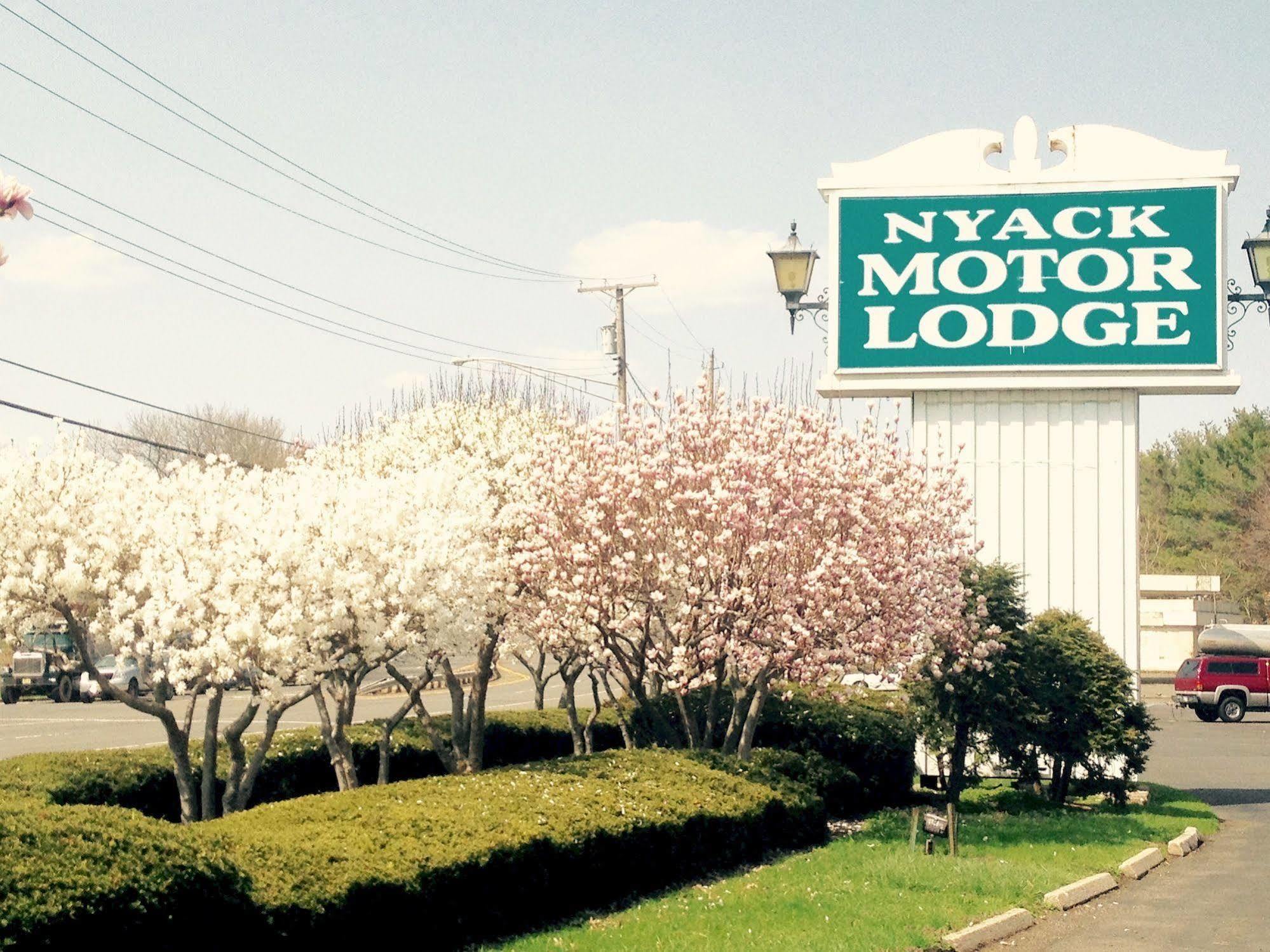 Tappan Zee Hotel West Nyack Екстер'єр фото