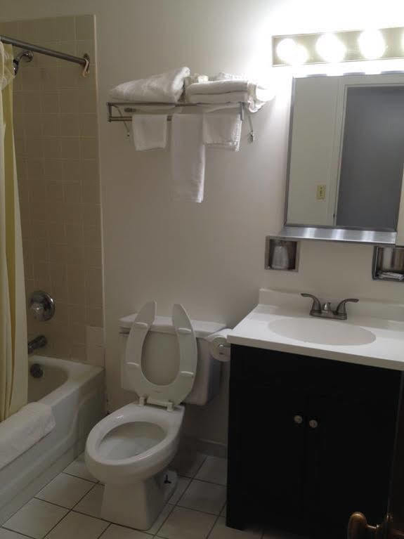 Tappan Zee Hotel West Nyack Екстер'єр фото