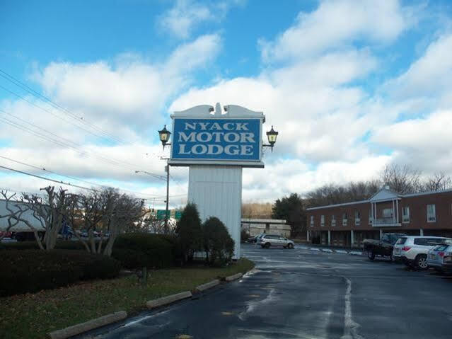Tappan Zee Hotel West Nyack Екстер'єр фото
